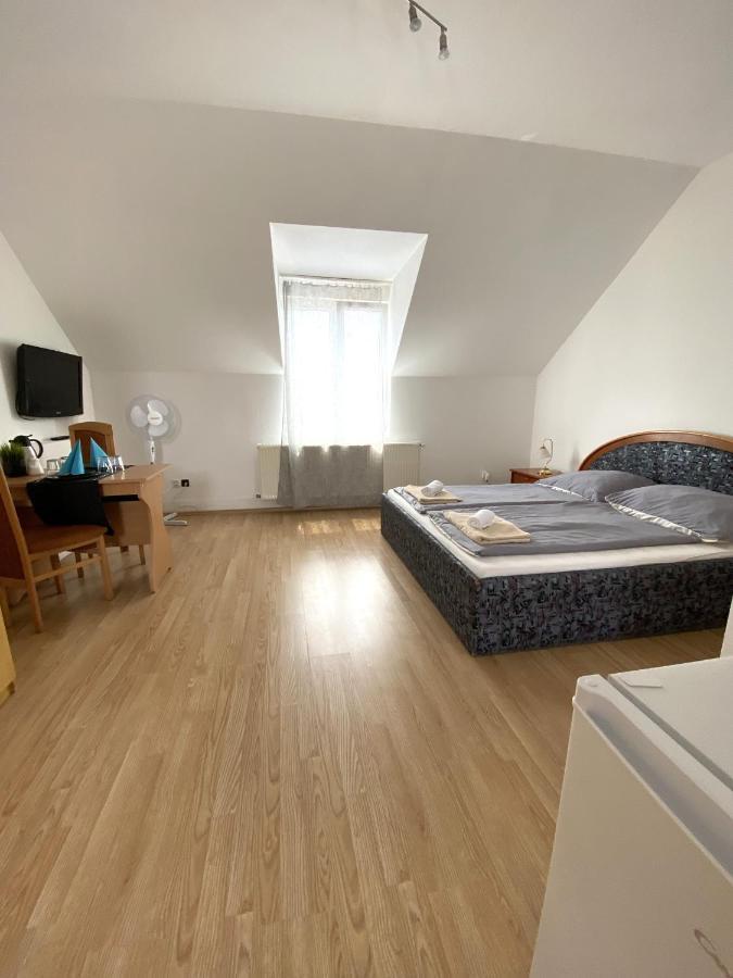 Appartementhaus 5. Jahreszeit Hévíz Esterno foto