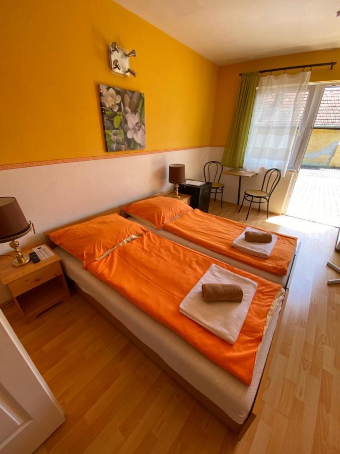 Appartementhaus 5. Jahreszeit Hévíz Esterno foto