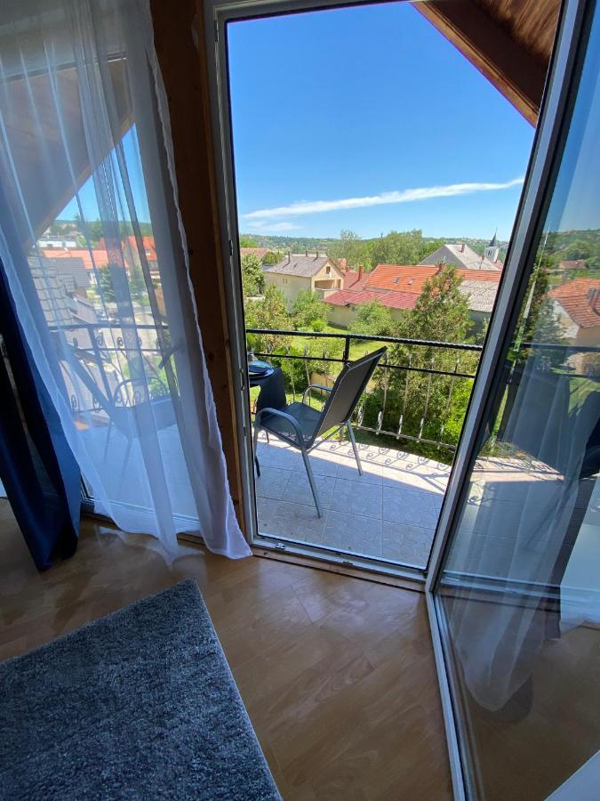 Appartementhaus 5. Jahreszeit Hévíz Esterno foto