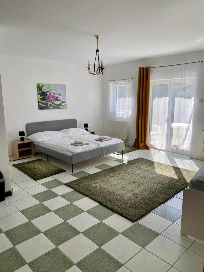 Appartementhaus 5. Jahreszeit Hévíz Esterno foto