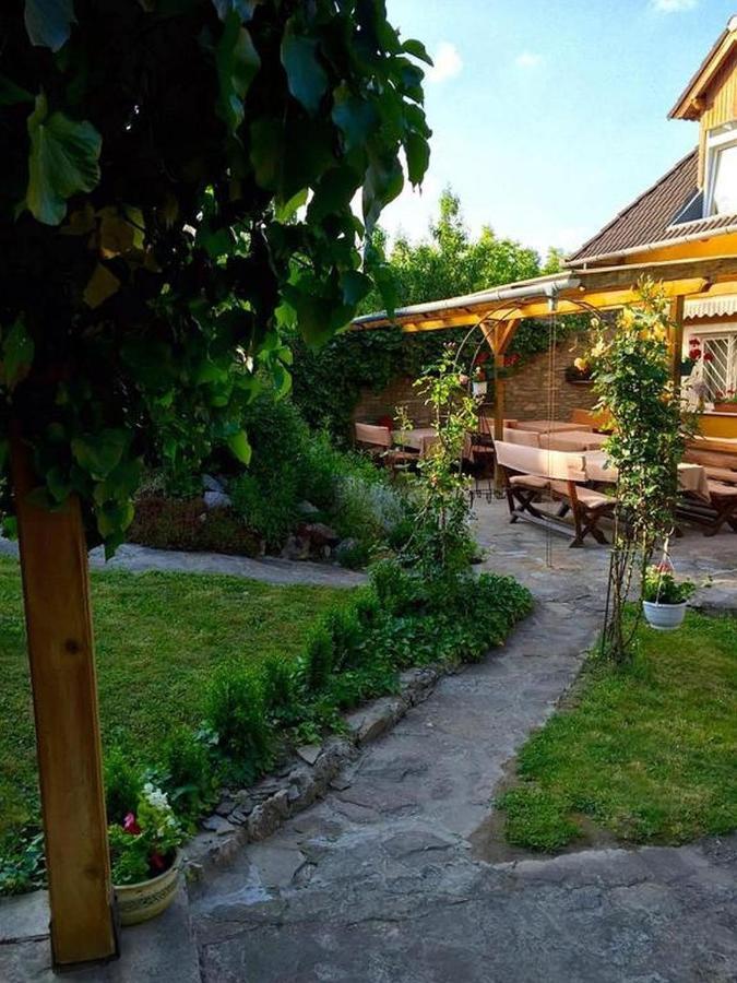 Appartementhaus 5. Jahreszeit Hévíz Esterno foto