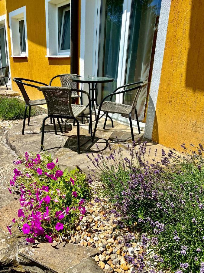 Appartementhaus 5. Jahreszeit Hévíz Esterno foto